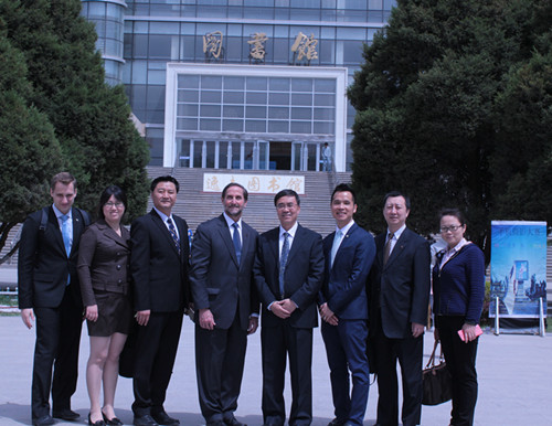 我校与美国中央俄克拉荷马州立大学签订合作协议