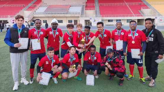 国际教育学院留学生代表队获得兰州交通大学第54届运动会大学生足球比赛冠军